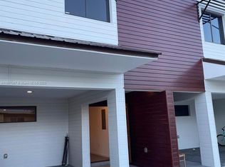 916 NW 8th St #4, Florida City, FL 33034