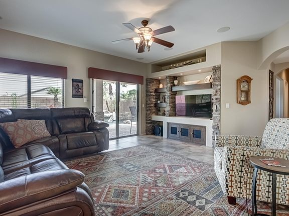 5th image of 4960 E Colonial Dr