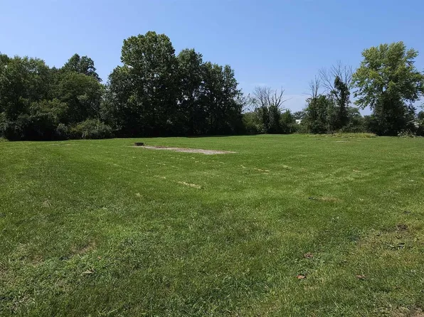 0 S Marshall St, Salem, IL 62881