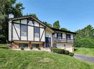 14562 Tramore Dr, Chesterfield, MO 63017