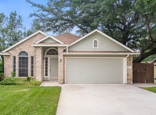 200 Woodstone Dr, Georgetown, TX 78628