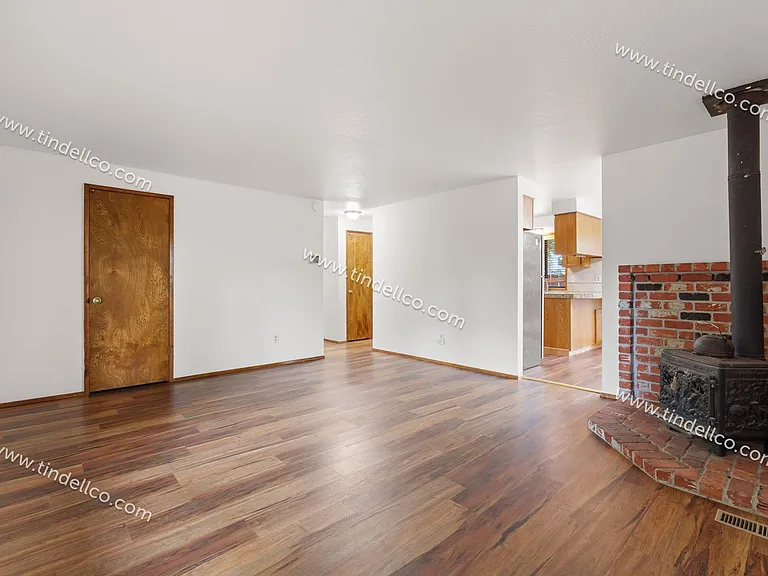 5281 NE 57th Ave — Photo 5