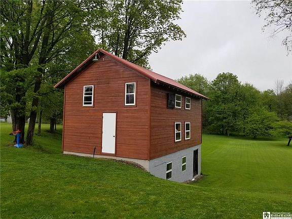 3rd image of 1002 Southwestern Dr