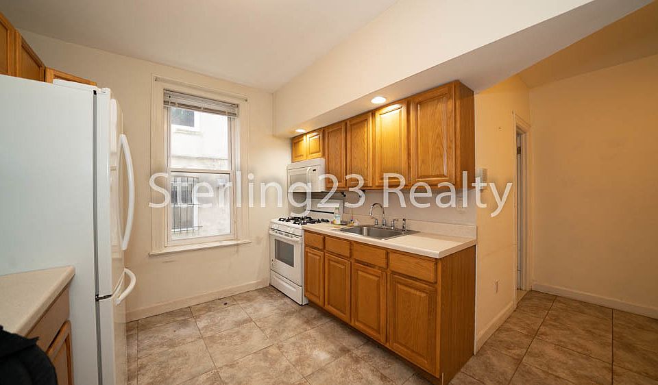 1st image of 18-45 Ditmars Blvd #1D
