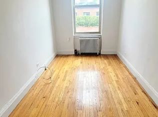 335 W 19th St #T8, New York, NY 10011