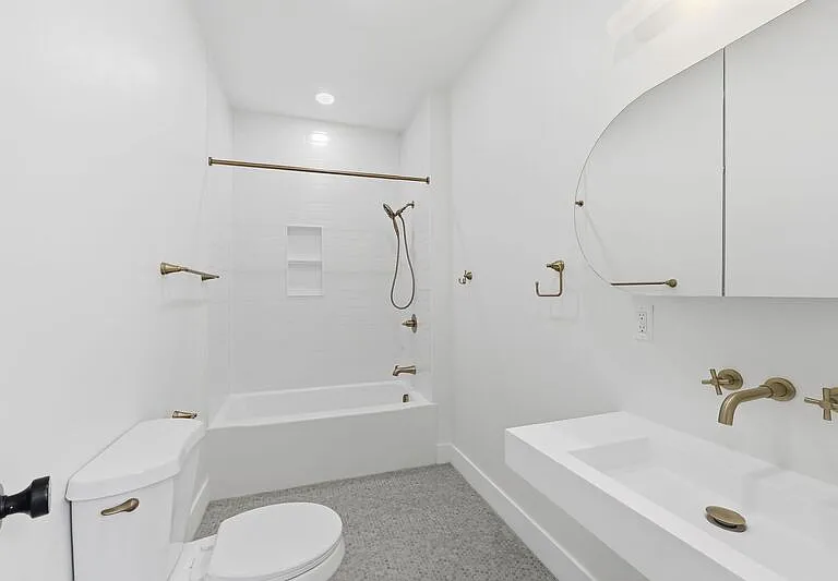 830-834 Oak St #830 OAK STREET — Photo 9
