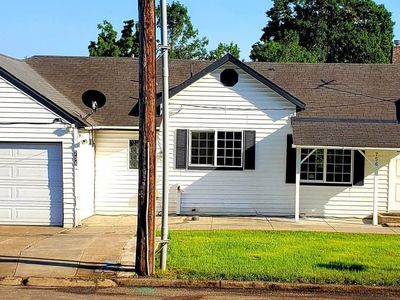756 E Lincoln St, Woodburn, OR, 97071