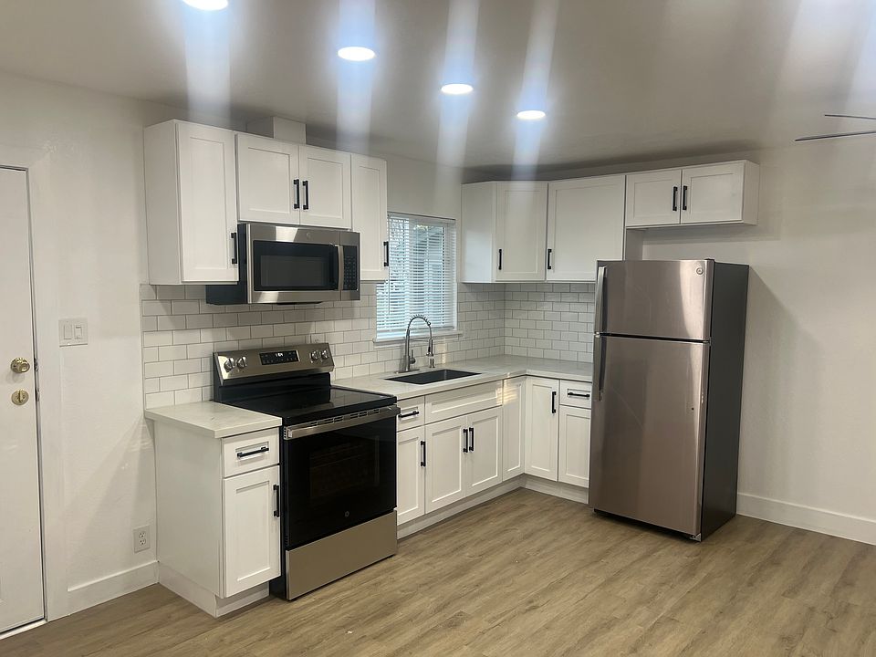 1st image of 536 Las Palmas Ave #B