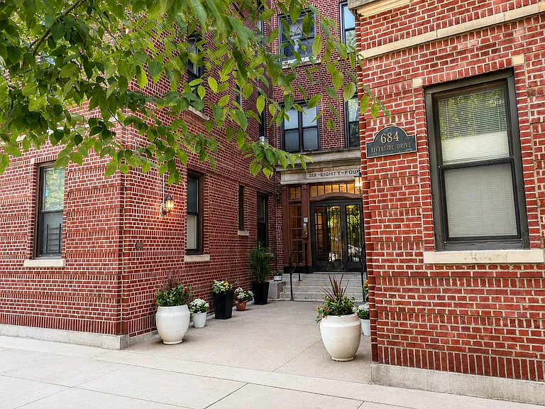 684 Riverside Dr #3C — Photo 8