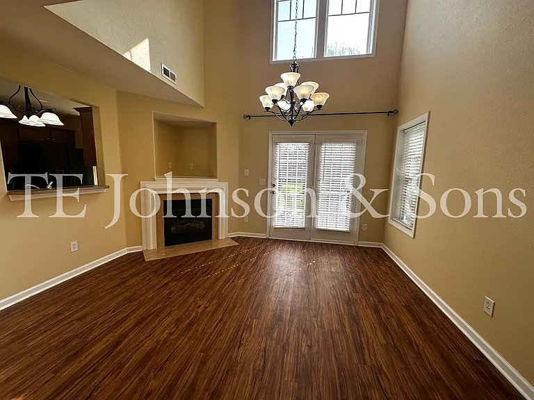 108 Greenway St — Photo 3