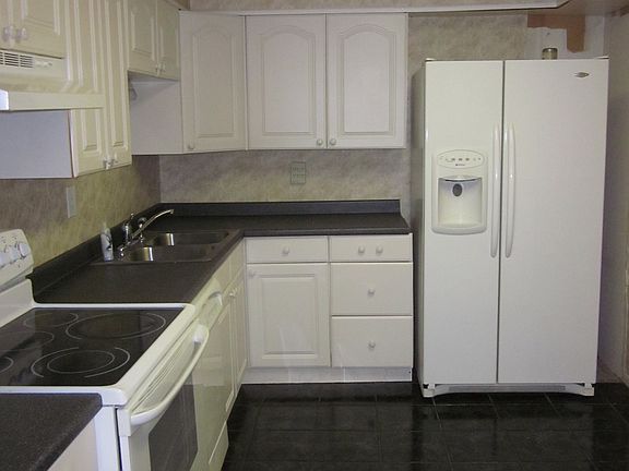 Good size Kitchen