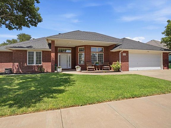 2nd image of 404 Longhorn St