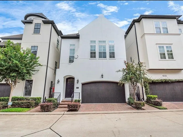 1716 Upland Lakes — Photo 3
