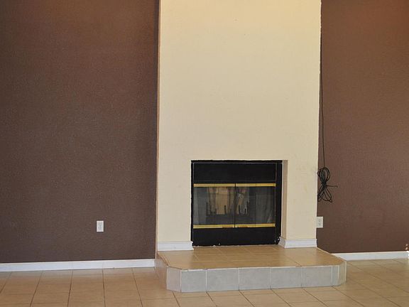 3rd image of 18184 Robin Oaks Dr