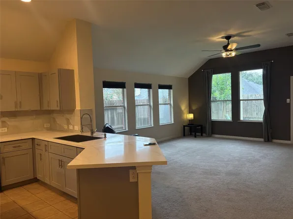 7111 Cornflower Ln, Katy, TX 77494