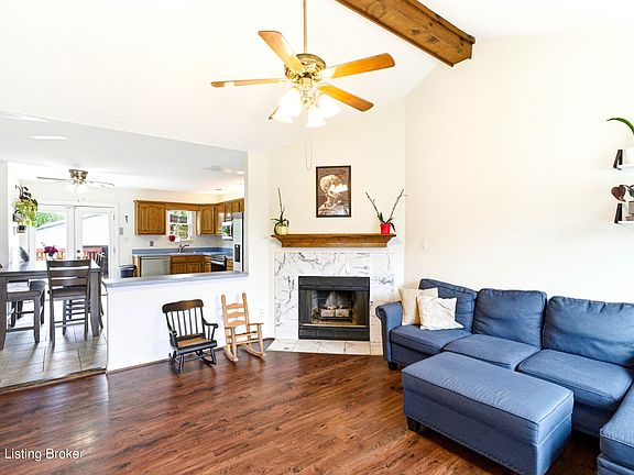 5th image of 9511 Cooper Chase Ct