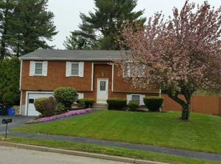 28 Black Walnut Dr, Coventry, RI 02816