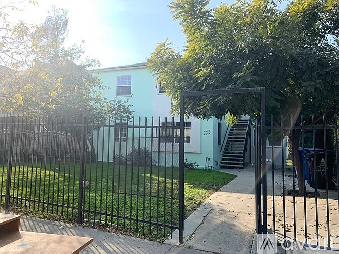 1st image of 225 S Hoover St #B