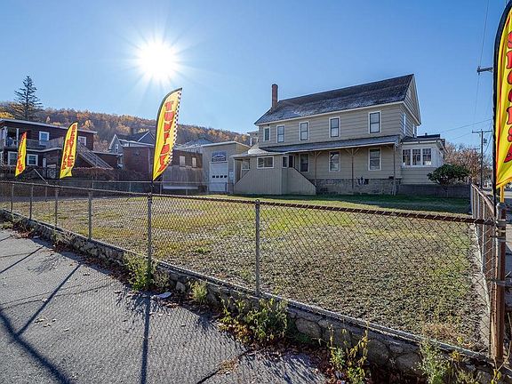 3rd image of 534 Champlain Street