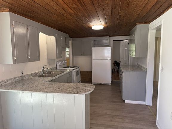 5th image of 449 Varnamtown Rd