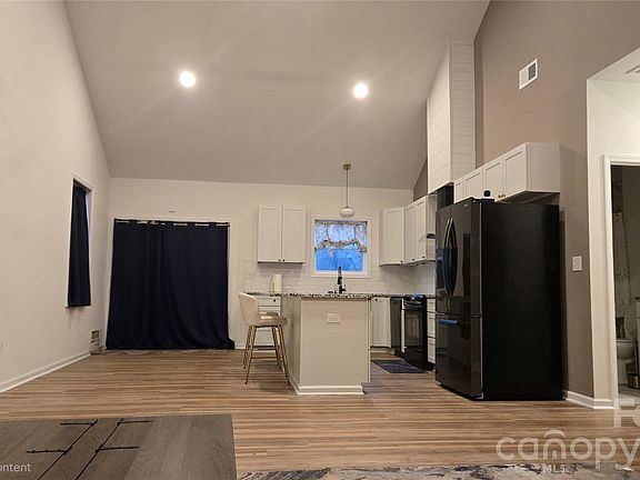 2nd image of 828 Cabaniss Dr