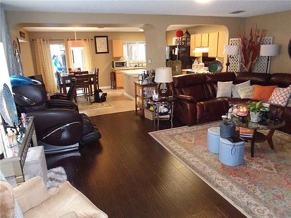 4th image of 520 Capricorn Dr