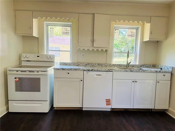 3rd image of 110 Bermuda St