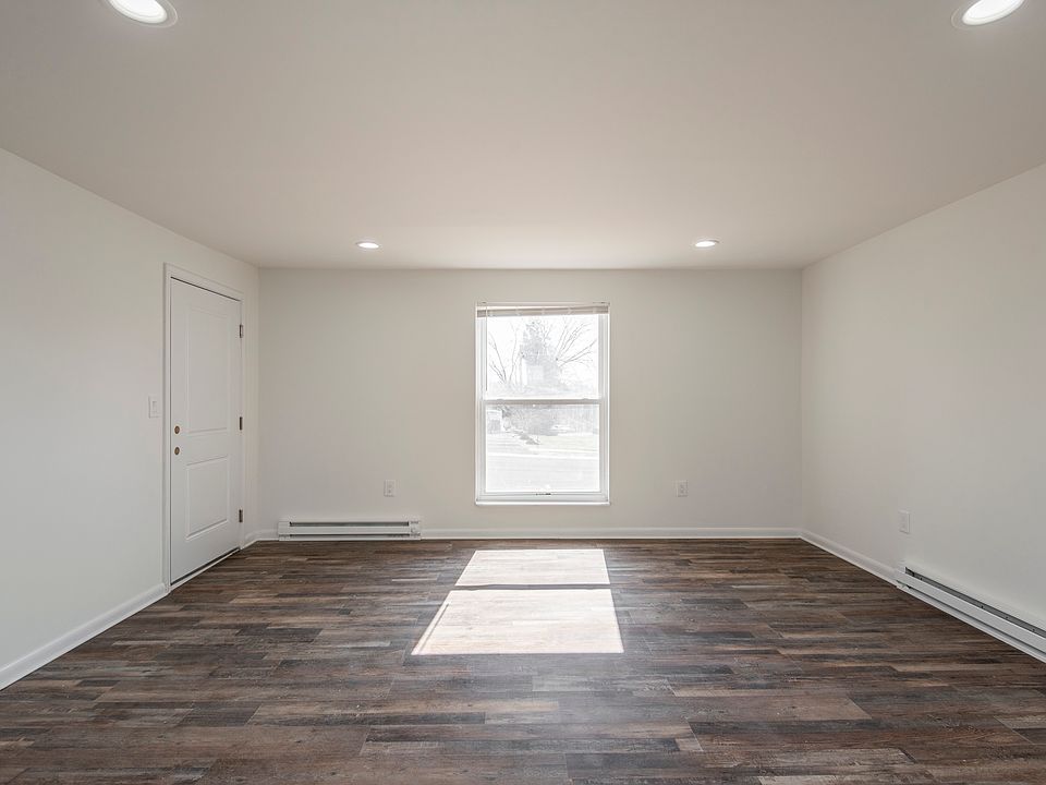 1st image of 2122 Grafton Dr #38