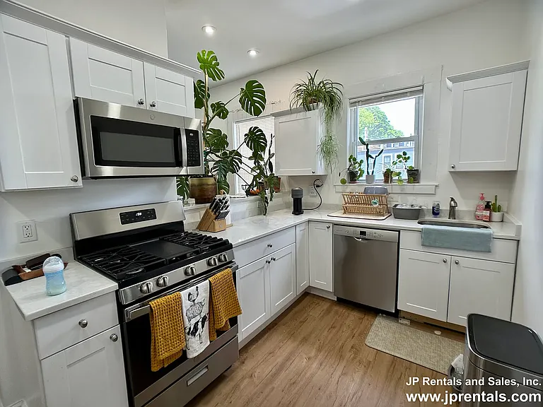 112 South St #1 — Photo 1