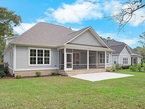 3rd image of 3407 Eagle Crest Drive SW