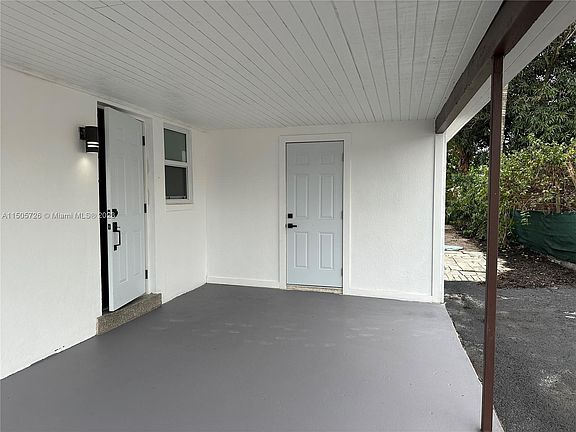 3rd image of 610 NW 18th Ct