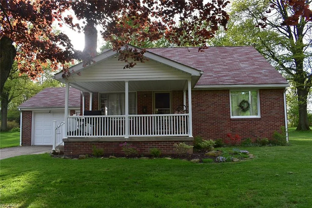 114 Chadwick Ln photo 1