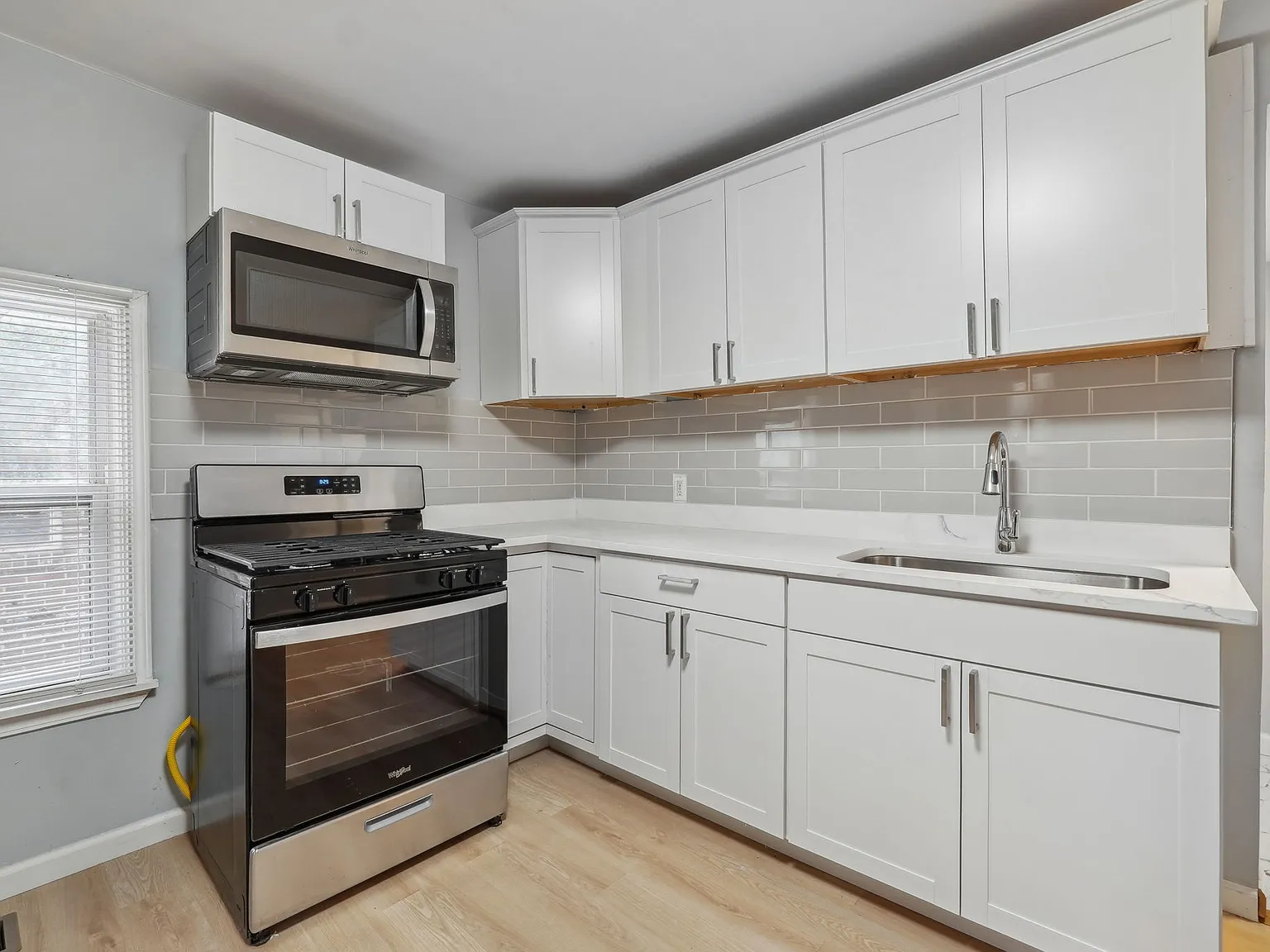 562 Grant St Sw — Photo 1