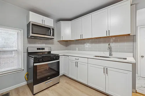 562 Grant St SW Photo 1
