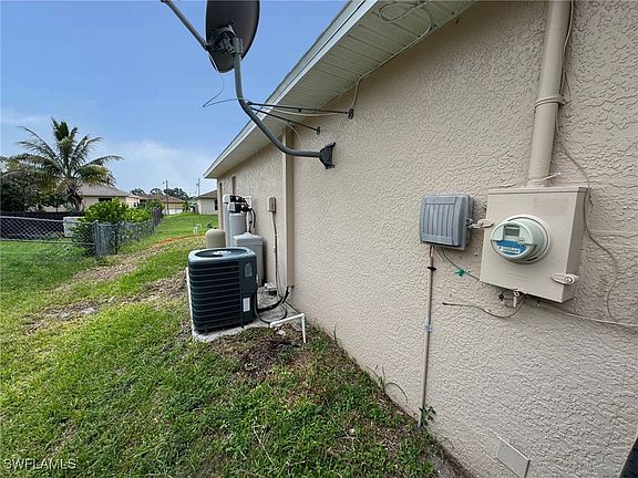 3rd image of 1009 Chapel Ave