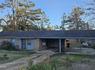 31 Sanford Rd, Courtland, MS 38620