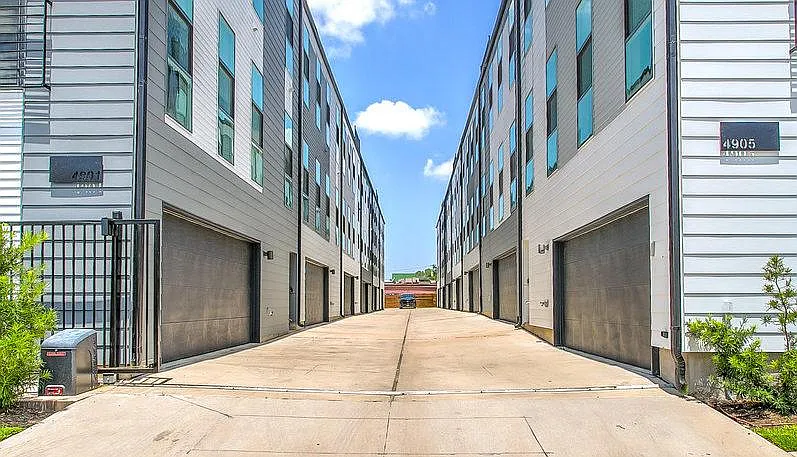 2 bed, 2.5 bath, 1444 sqft, $2,650 — Photo 1