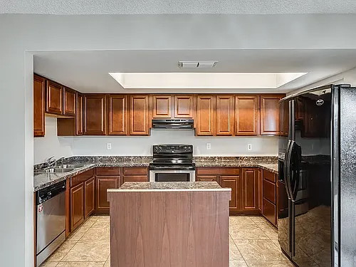 4748 W Rose Ln Photo 1