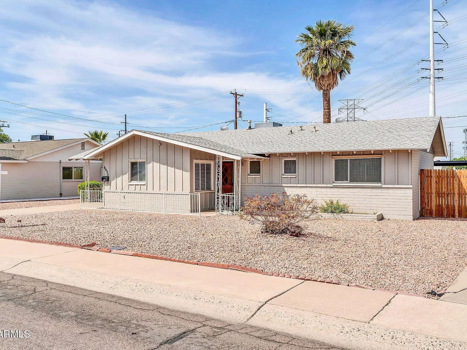 3 bed, 1308 sqft, $2,100 — Photo 1