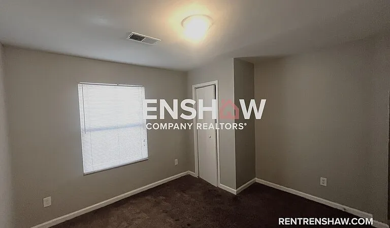 278 N Hollywood St — Photo 9