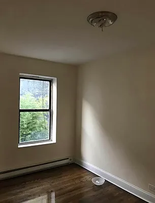 Rented by Salon Realty Corp | media 16