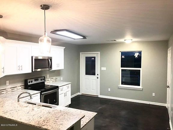 3rd image of 1619 Dehart Dr #D