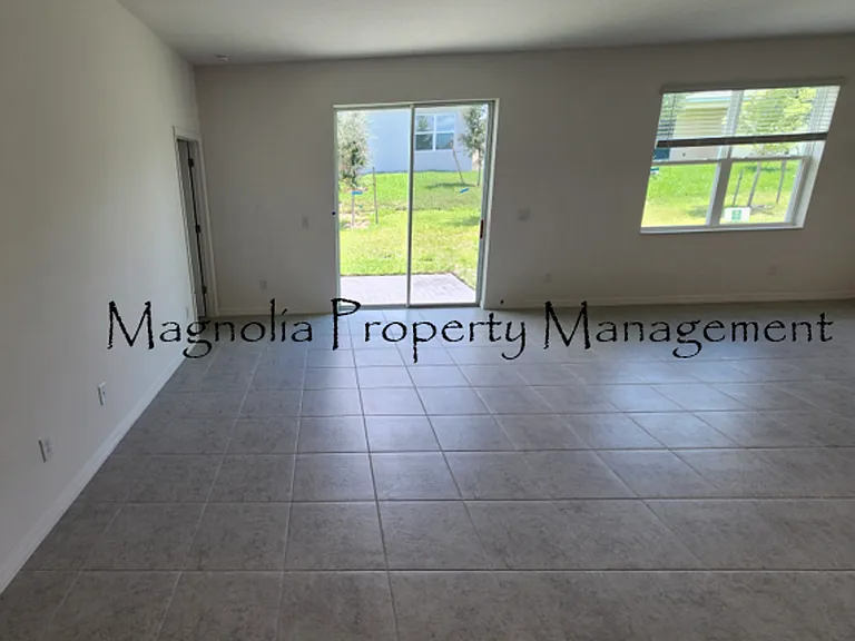 768 Richmond Estate Ave — Photo 2