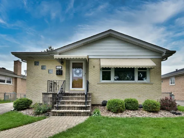 8451 N Oleander Ave, Niles, IL 60714