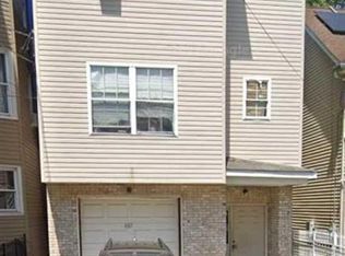 697 S 18th St, Newark, NJ 07103