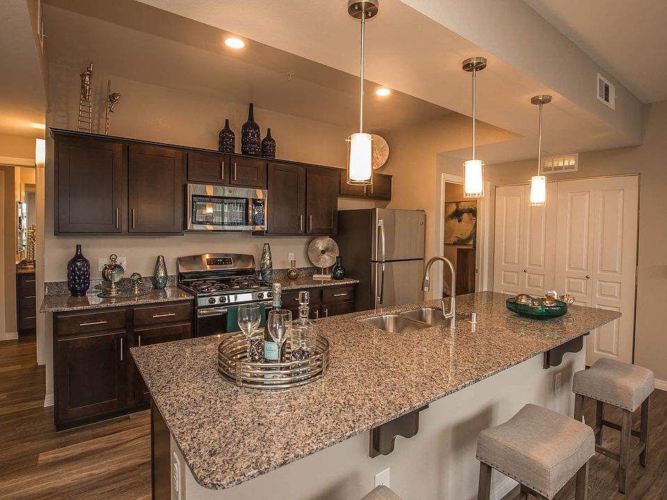 B3 1140 SQFT 2 Bed 2 Bath