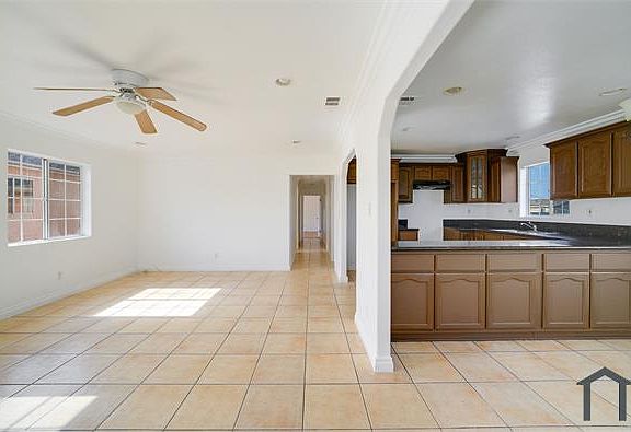 2nd image of 423 W Century Blvd