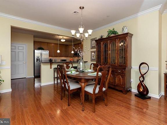 5th image of 4110 Poplar St
