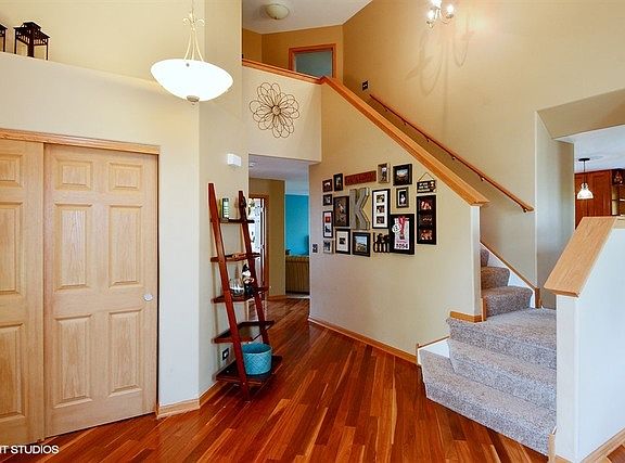 2nd image of 1542 Farmside Ln