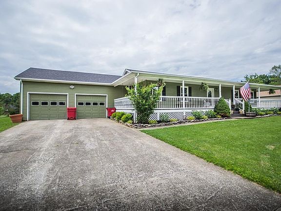 2nd image of 1304 Hickory Ln
